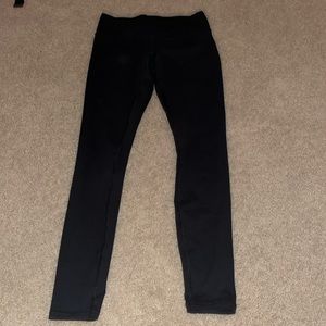 Black Fabletics leggings.